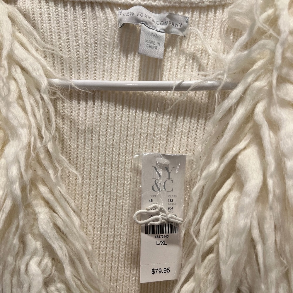 New with Tags New York & Company Ombre Grey and Cream Faux Fur Sweater Vest - Picture 3 of 4